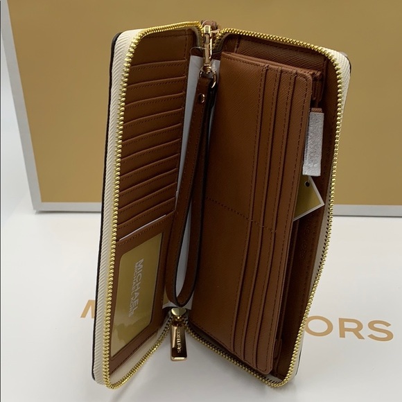 MICHAEL KORS Jet Set Travel Continental Zip Wallet - Picture 3 of 12